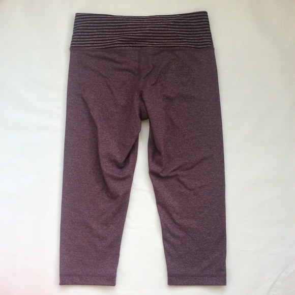 Cropped Athletic Leggings - Picture 5 of 5